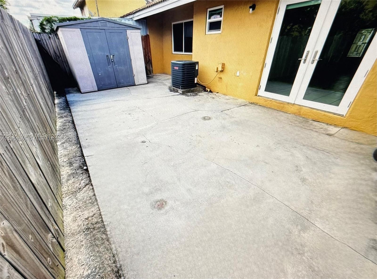 BRISTOL PARK - Residential Lease