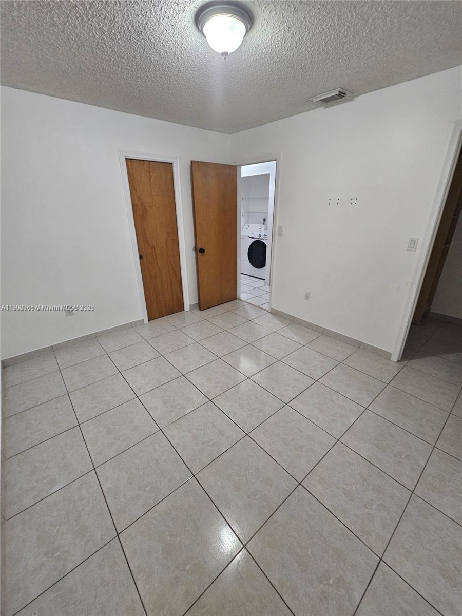 BRISTOL PARK - Residential Lease