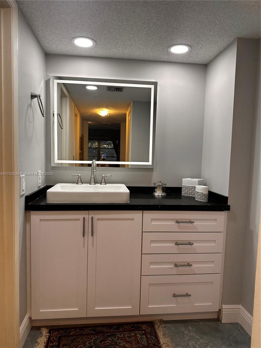 NO 14 PALM-AIRE COUNTRY C - Residential Lease