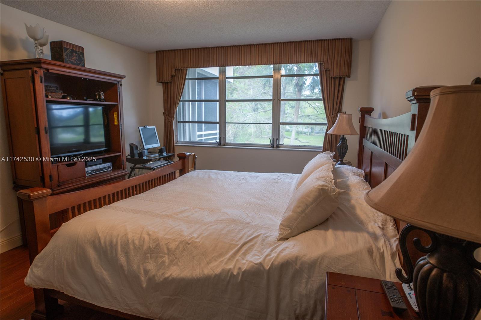 NO 14 PALM-AIRE COUNTRY C - Residential Lease