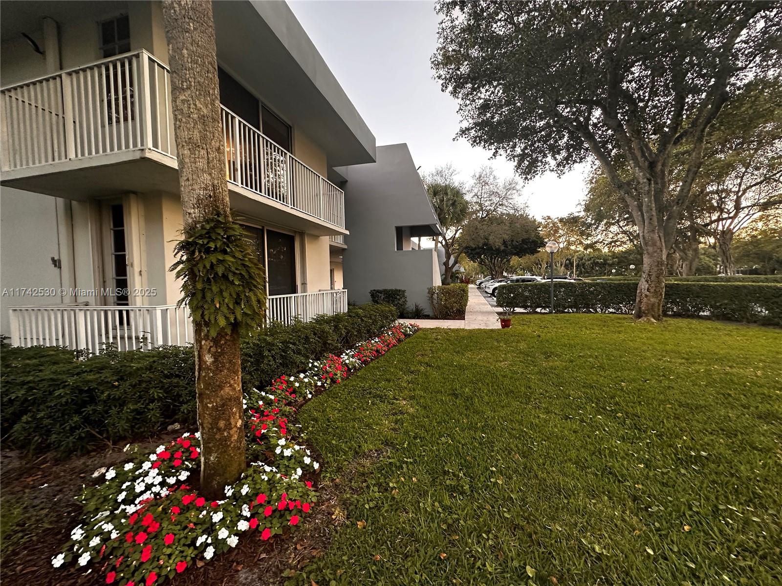 NO 14 PALM-AIRE COUNTRY C - Residential Lease
