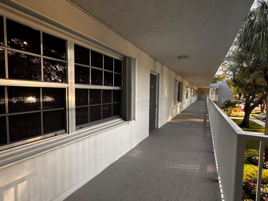 NO 14 PALM-AIRE COUNTRY C - Residential Lease