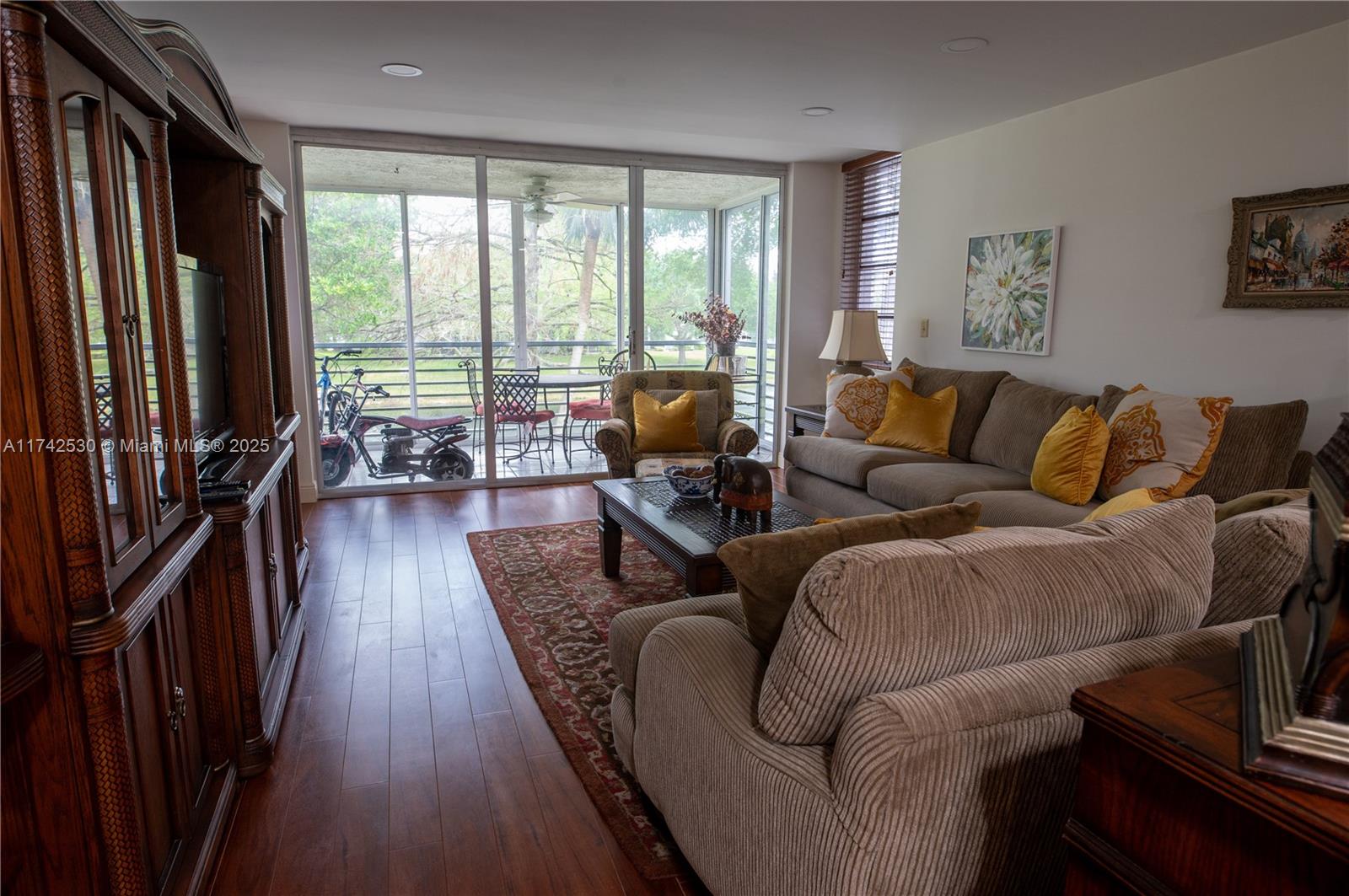NO 14 PALM-AIRE COUNTRY C - Residential Lease