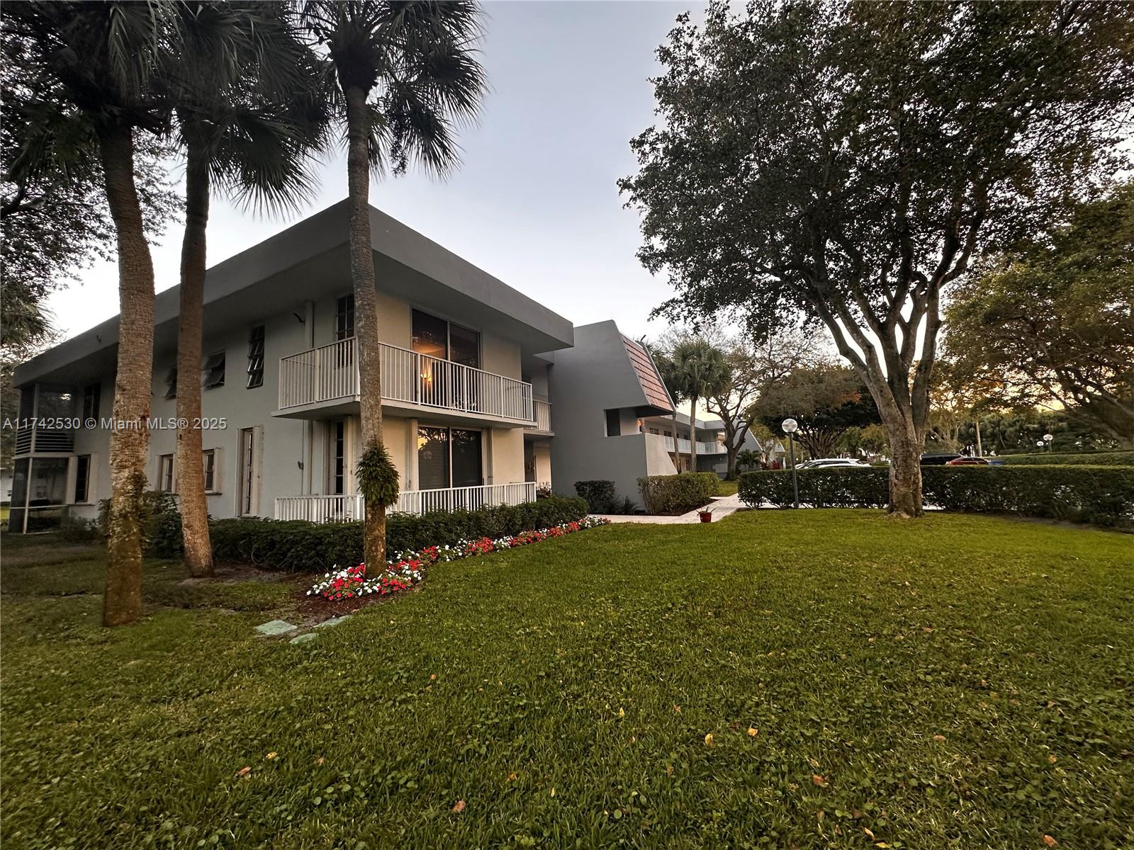 NO 14 PALM-AIRE COUNTRY C - Residential Lease