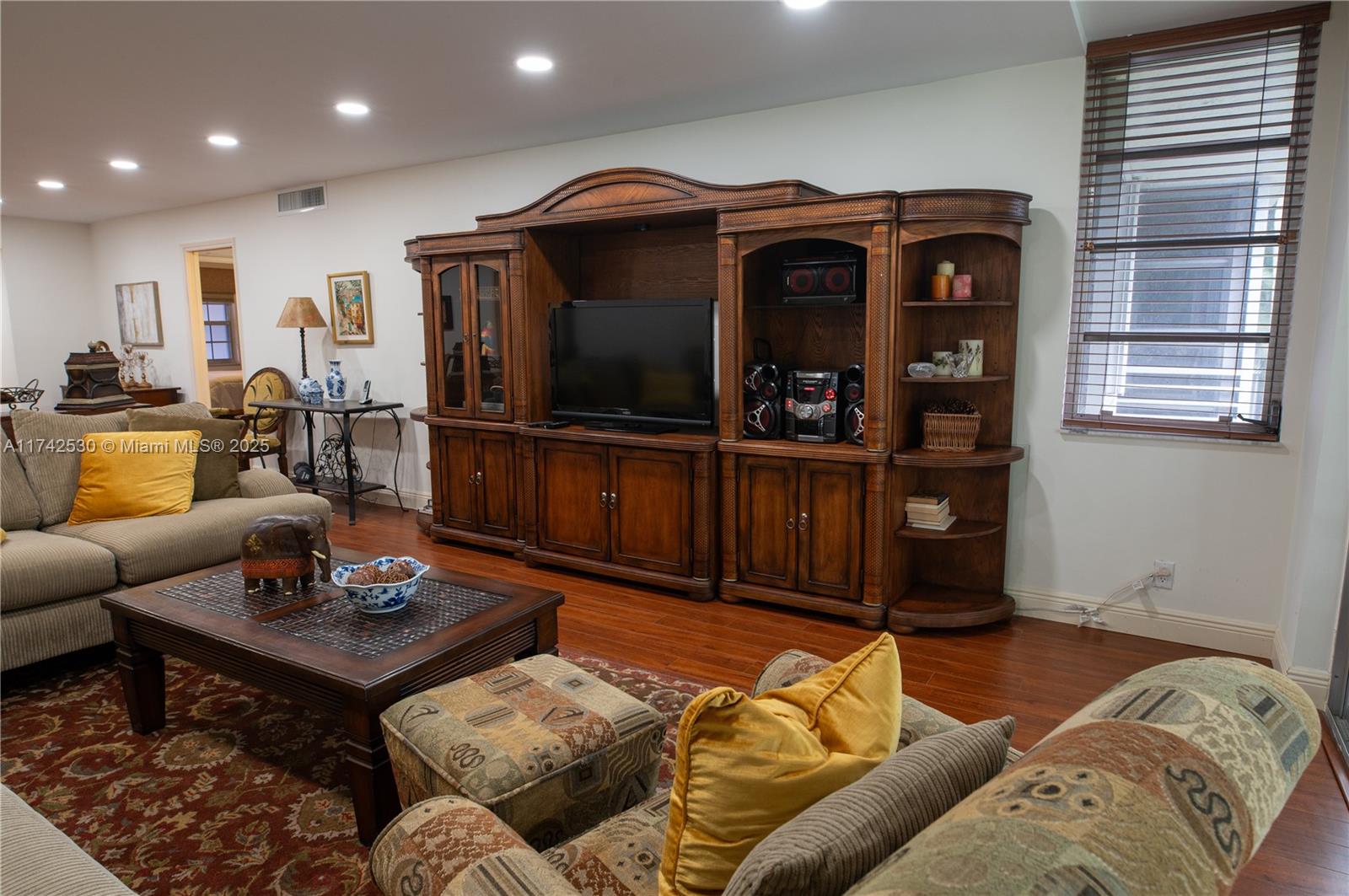NO 14 PALM-AIRE COUNTRY C - Residential Lease