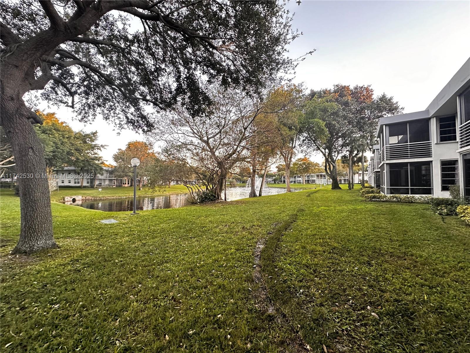 NO 14 PALM-AIRE COUNTRY C - Residential Lease