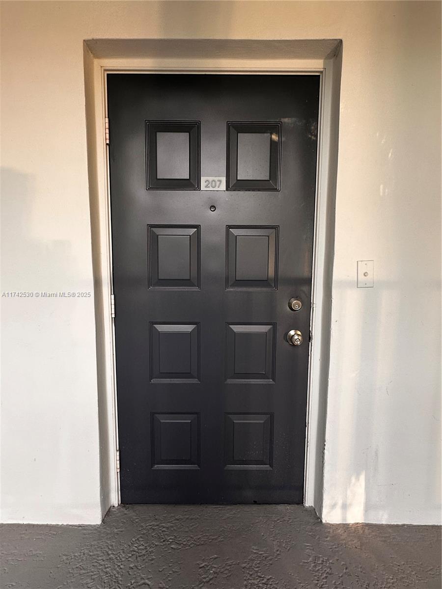 NO 14 PALM-AIRE COUNTRY C - Residential Lease