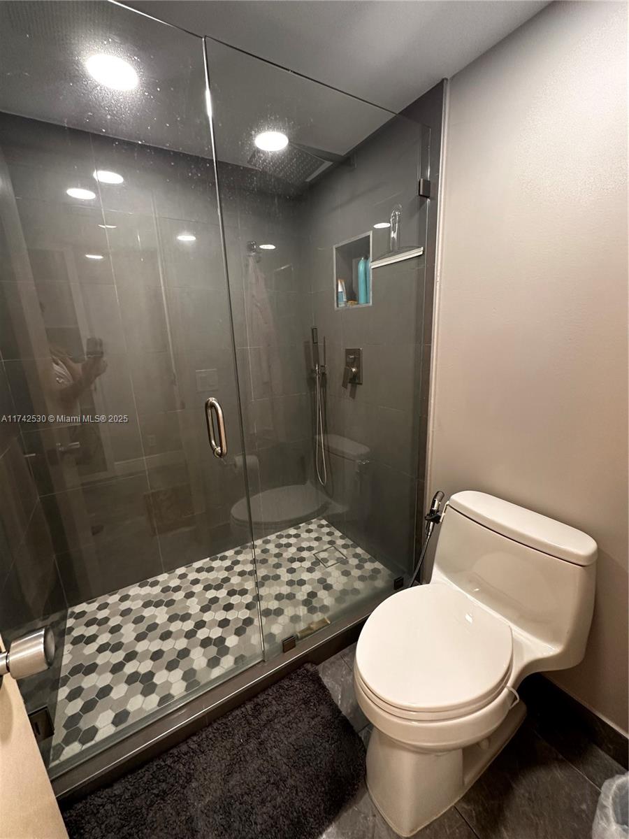 NO 14 PALM-AIRE COUNTRY C - Residential Lease