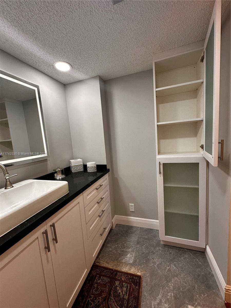 NO 14 PALM-AIRE COUNTRY C - Residential Lease