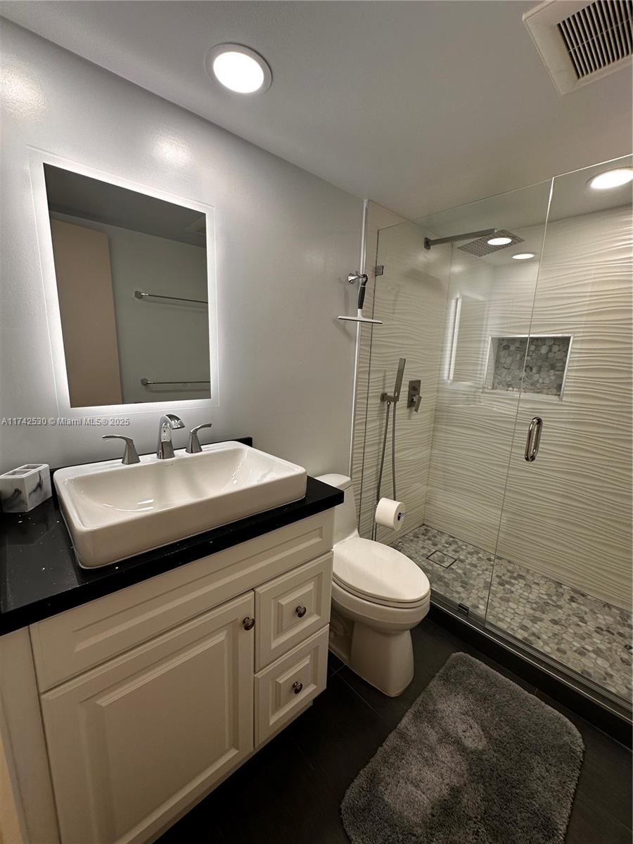 NO 14 PALM-AIRE COUNTRY C - Residential Lease