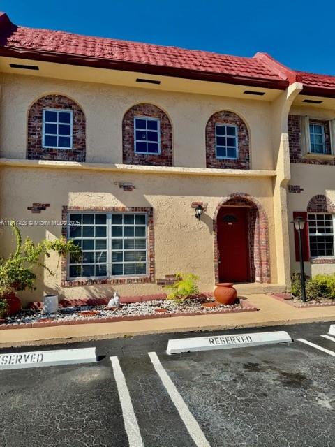 RIVERSIDE ESTATES CONDO - Residential Lease