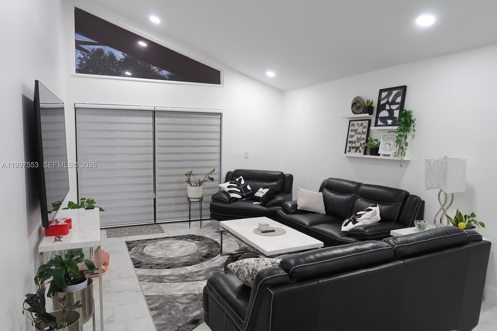 OMEGA VILLAS 3 CONDO - Residential