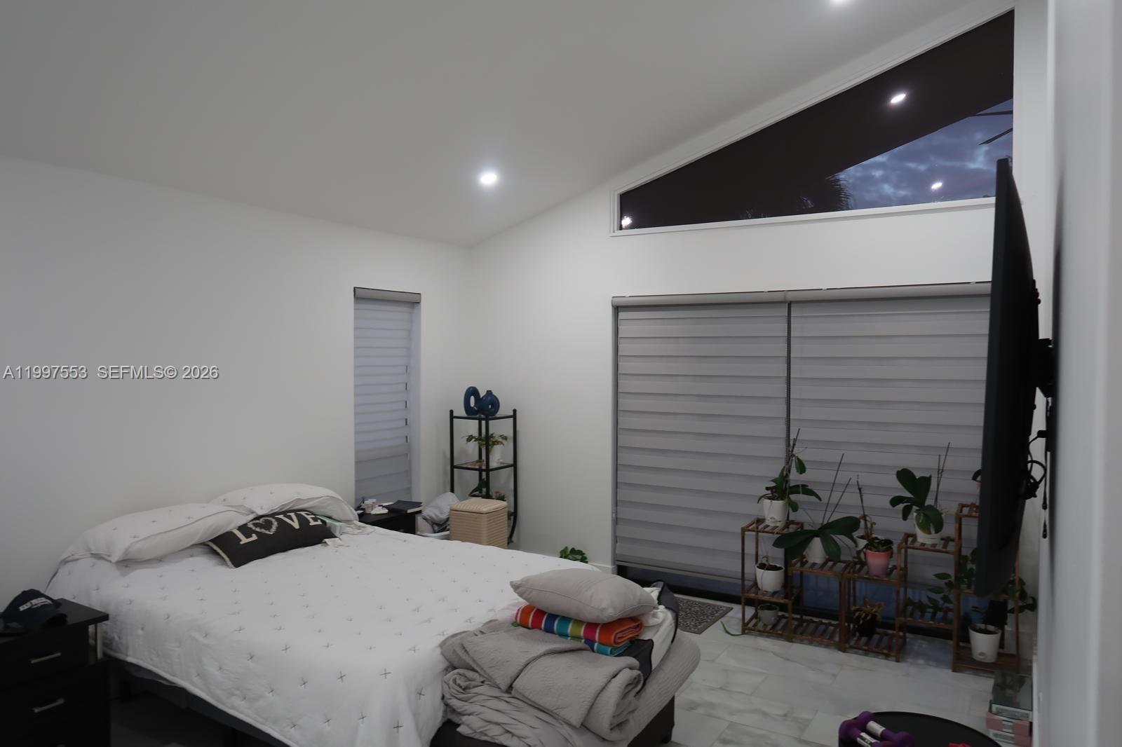 OMEGA VILLAS 3 CONDO - Residential