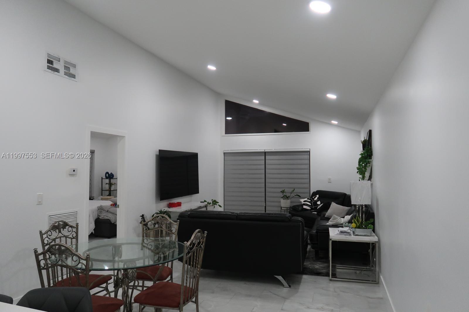 OMEGA VILLAS 3 CONDO - Residential