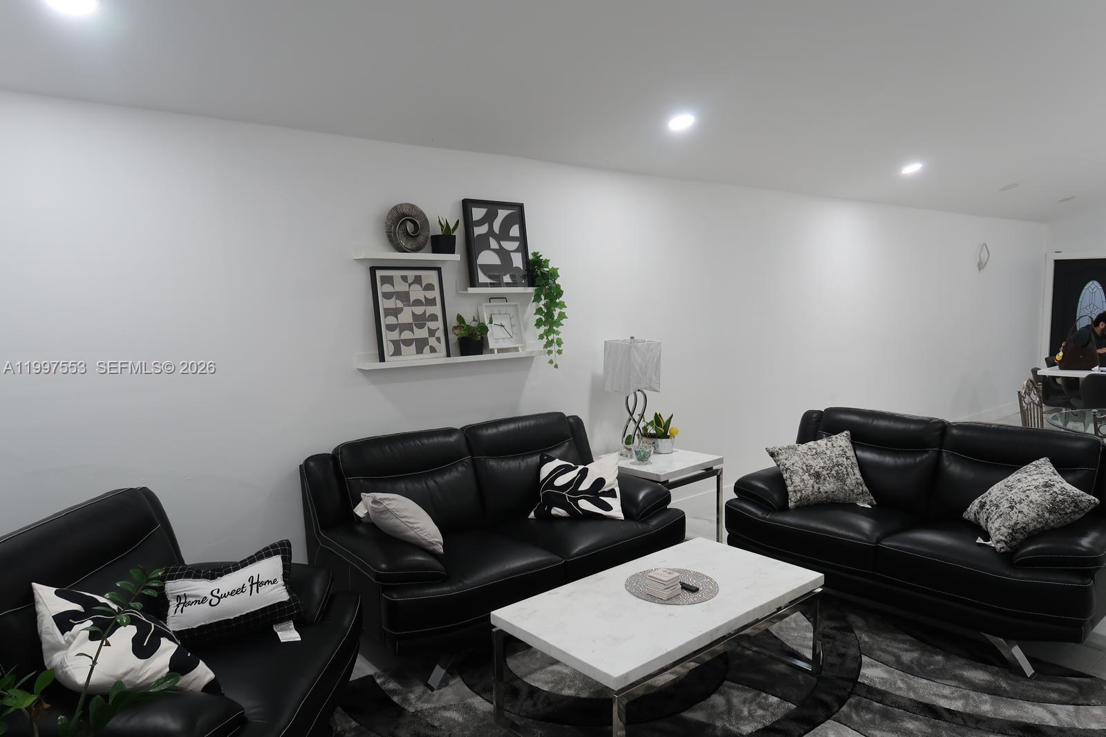 OMEGA VILLAS 3 CONDO - Residential