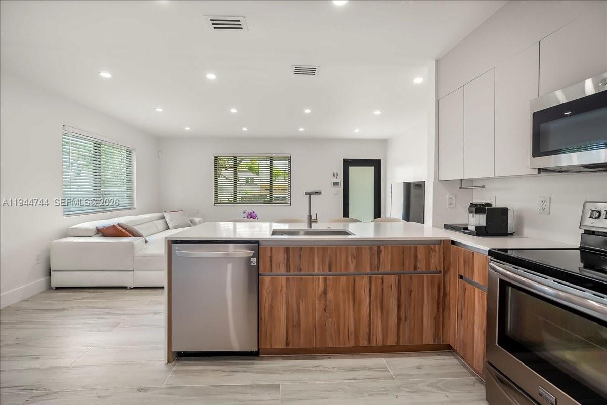 SHADOWLAWN EXTENSION SUB - Residential