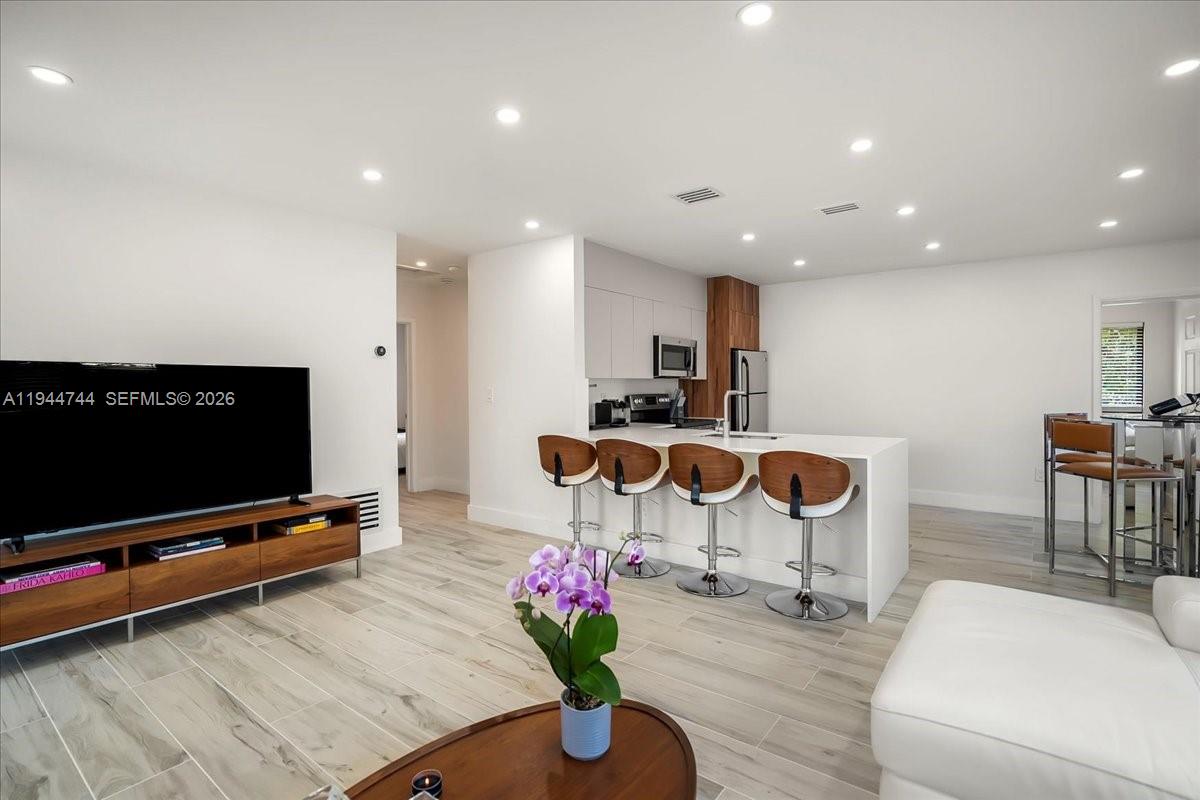 SHADOWLAWN EXTENSION SUB - Residential