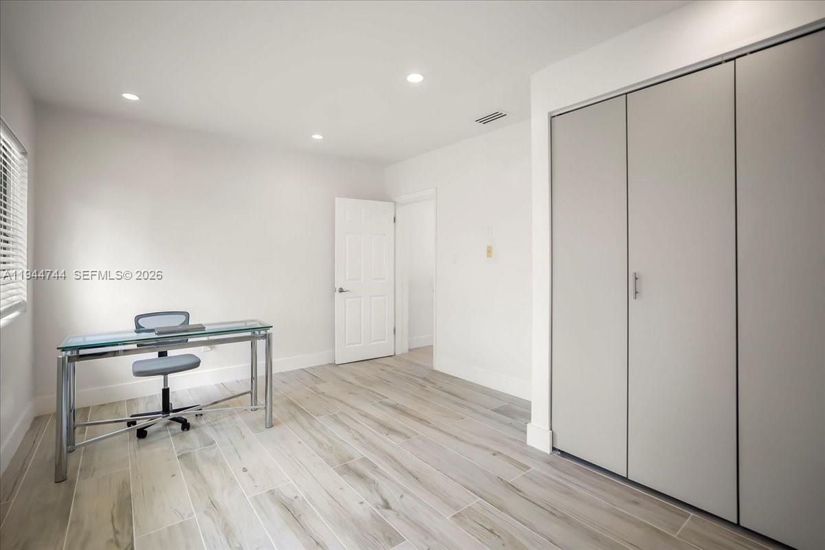 SHADOWLAWN EXTENSION SUB - Residential