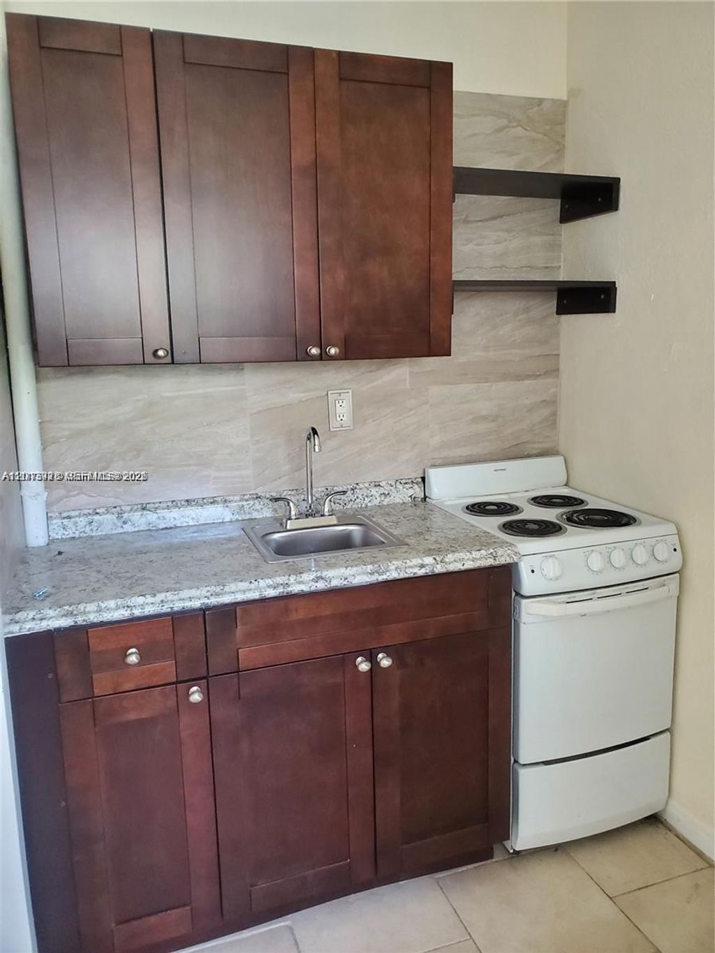 Photo of 5411 Ravenswood Rd #7a, Dania Beach, FL 33312 (MLS # A12013928)