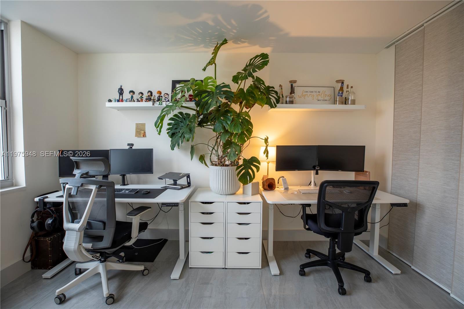 2750 NE 183rd St 811