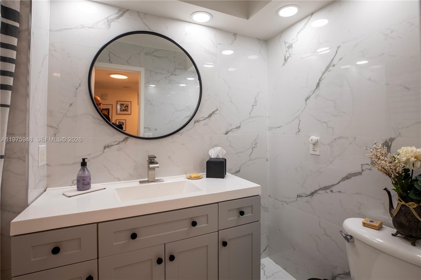 COMMODORE PLAZA CONDO - Residential Lease