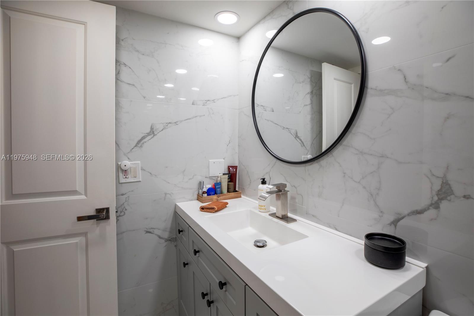 COMMODORE PLAZA CONDO - Residential Lease