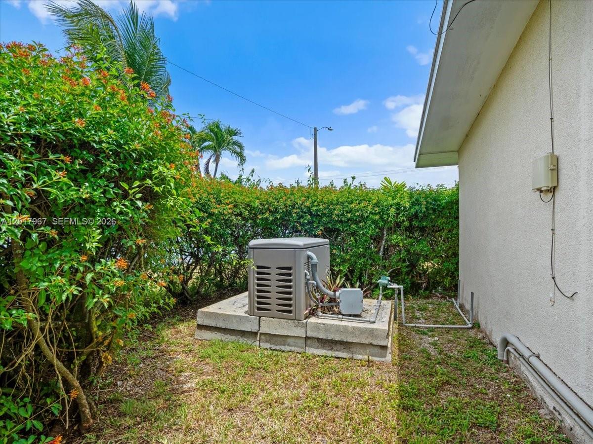 SO MIAMI HEIGHTS MANOR - Residential