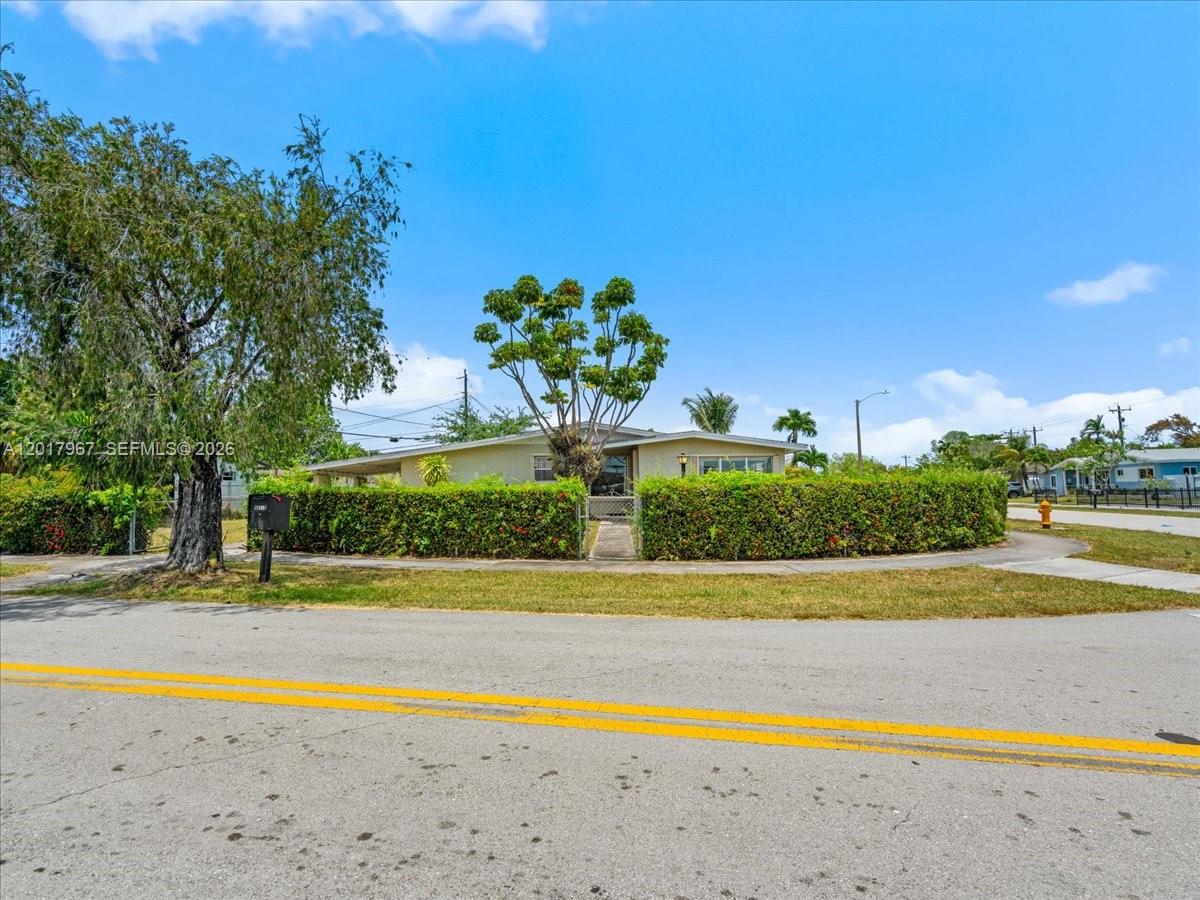 SO MIAMI HEIGHTS MANOR - Residential