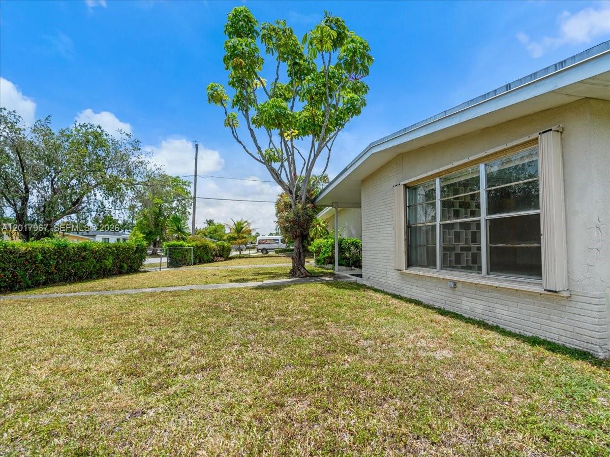 SO MIAMI HEIGHTS MANOR - Residential