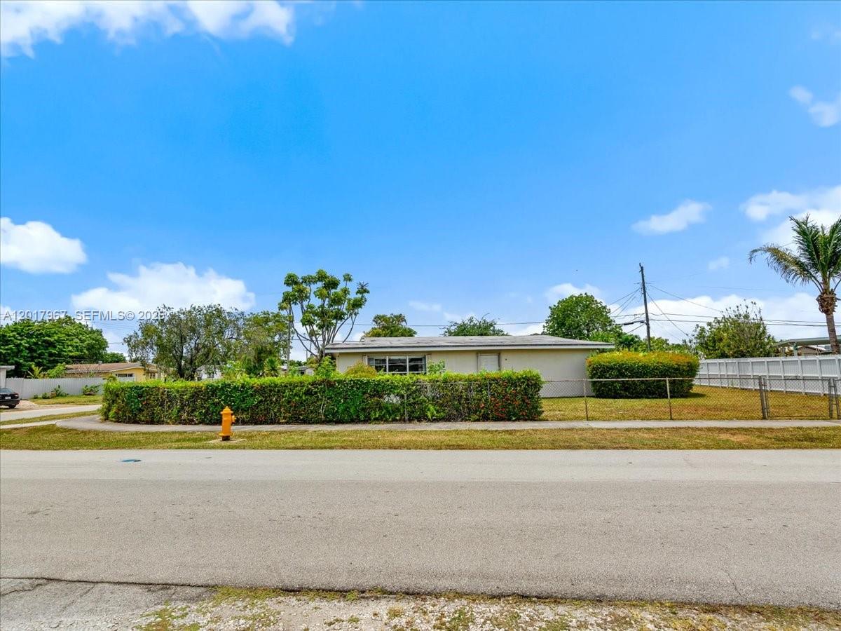 SO MIAMI HEIGHTS MANOR - Residential