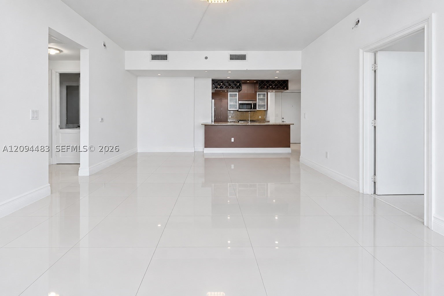 951 Brickell Ave 605
