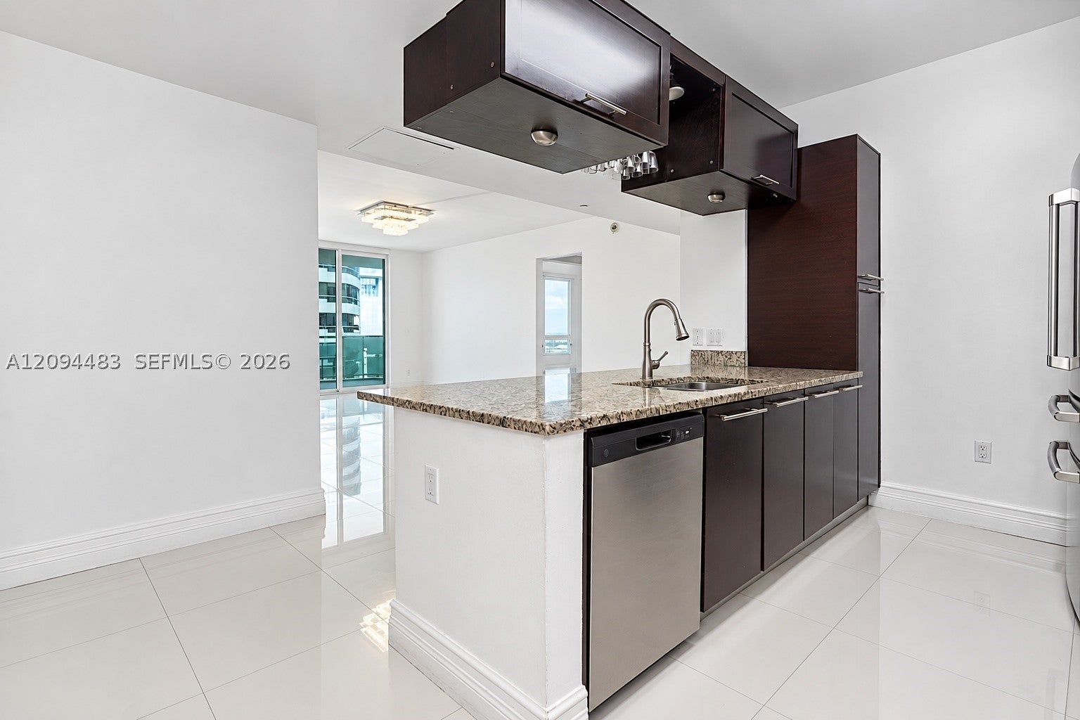 951 Brickell Ave 605