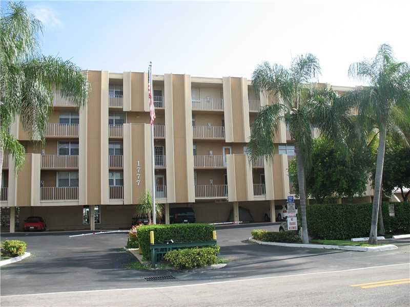 2 bedroom convertible 1 1/2 baths waterfront rental. Great city and water views. Super clean and neat. Includes boat slip (8wx38L), 1 gated and assigned parking space. Sorry but no pets or smokers. Easy to show.
