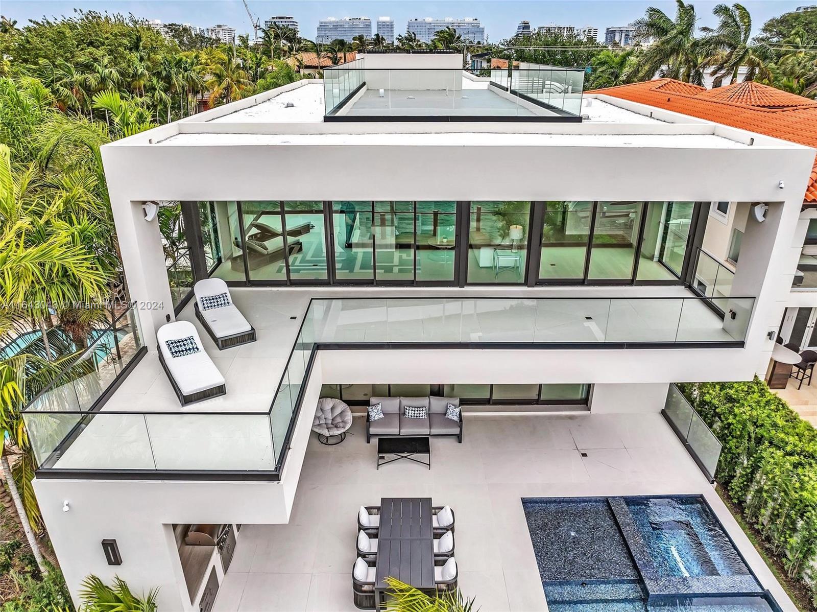 ALTOS DEL MAR NO 4 - Residential