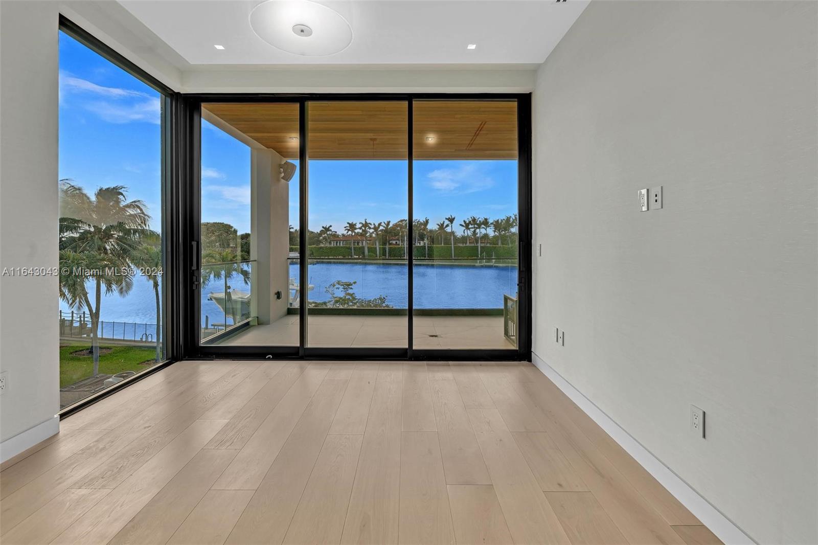ALTOS DEL MAR NO 4 - Residential