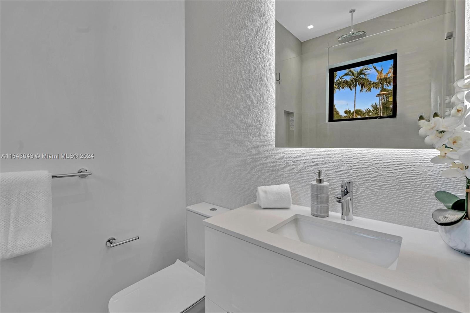 ALTOS DEL MAR NO 4 - Residential