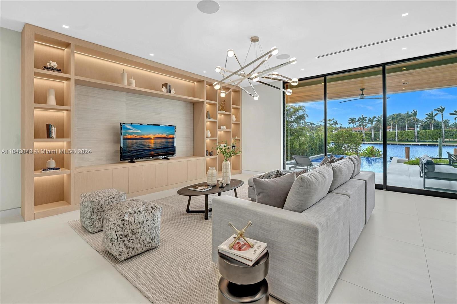 ALTOS DEL MAR NO 4 - Residential