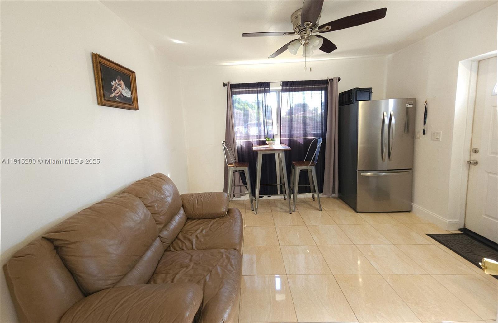 PALM SPRINGS LAKES 1ST AD - Residential