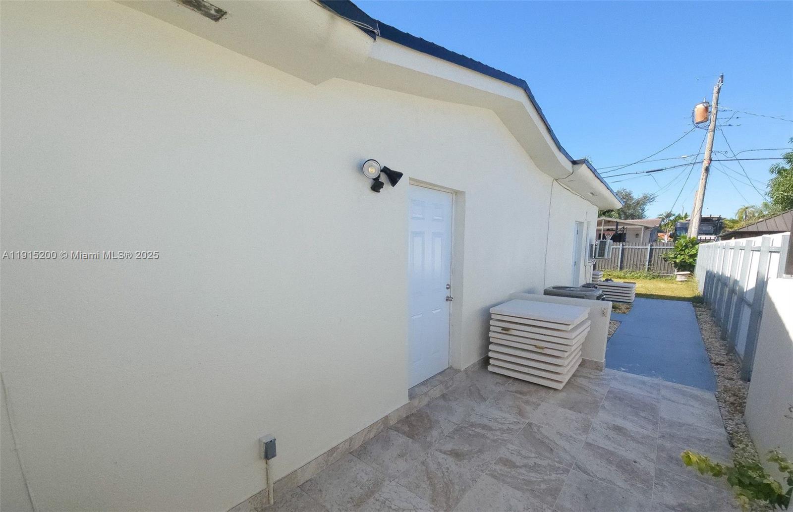 PALM SPRINGS LAKES 1ST AD - Residential