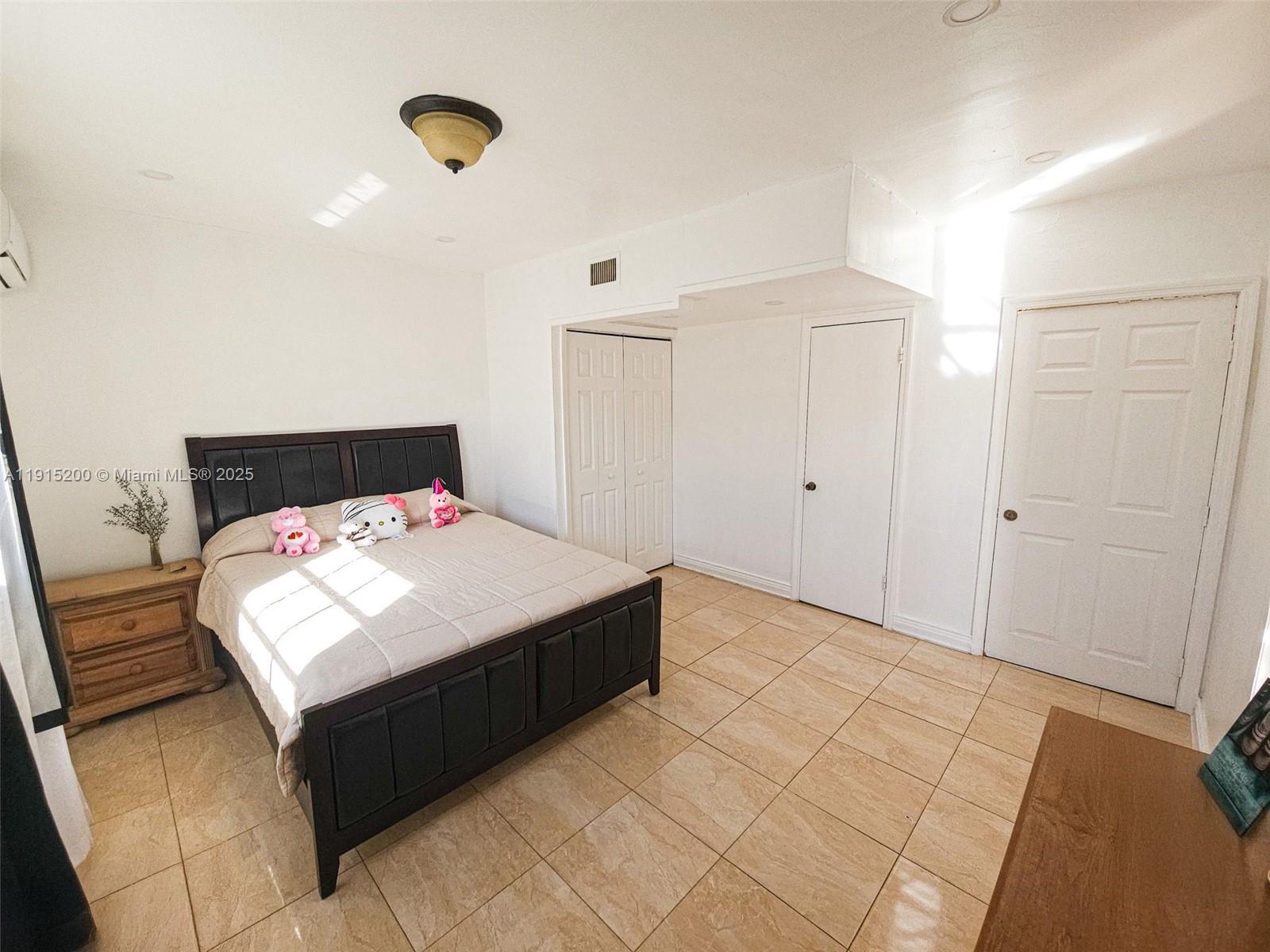 PALM SPRINGS LAKES 1ST AD - Residential