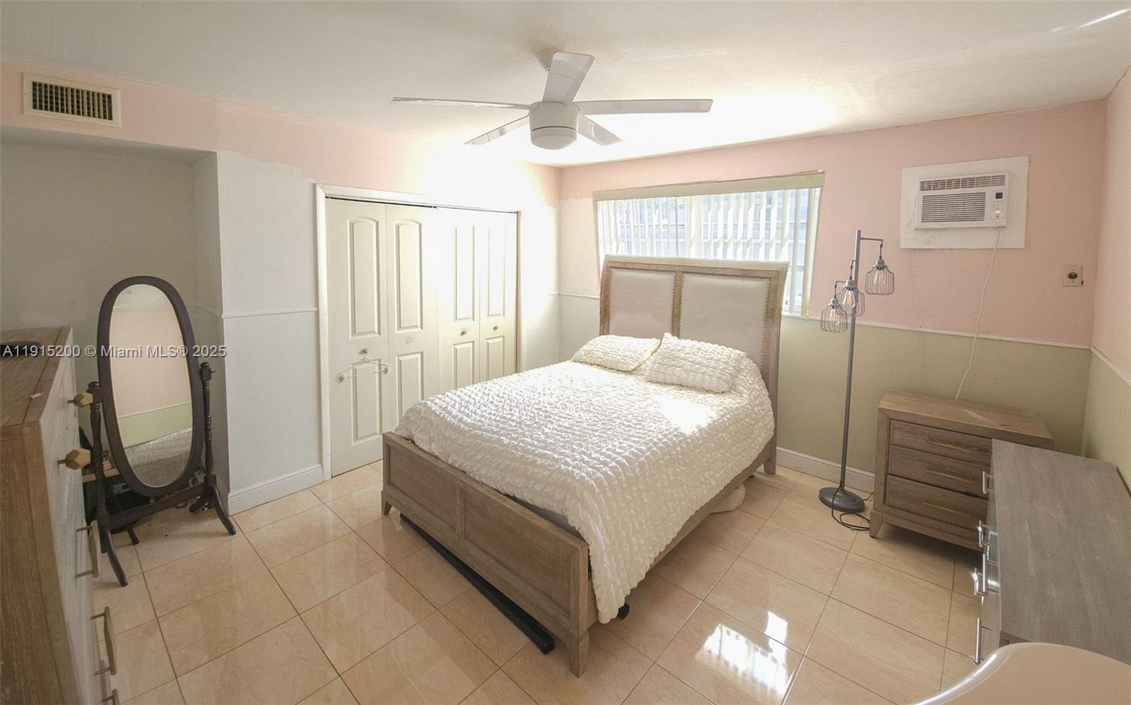 PALM SPRINGS LAKES 1ST AD - Residential