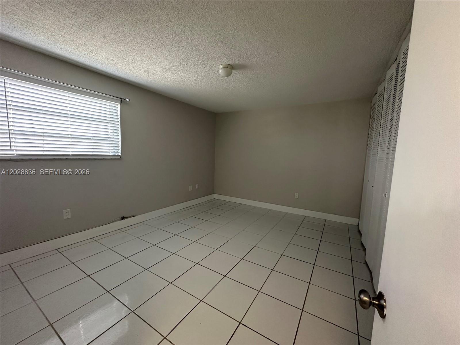 1975 NE 135th St 3E