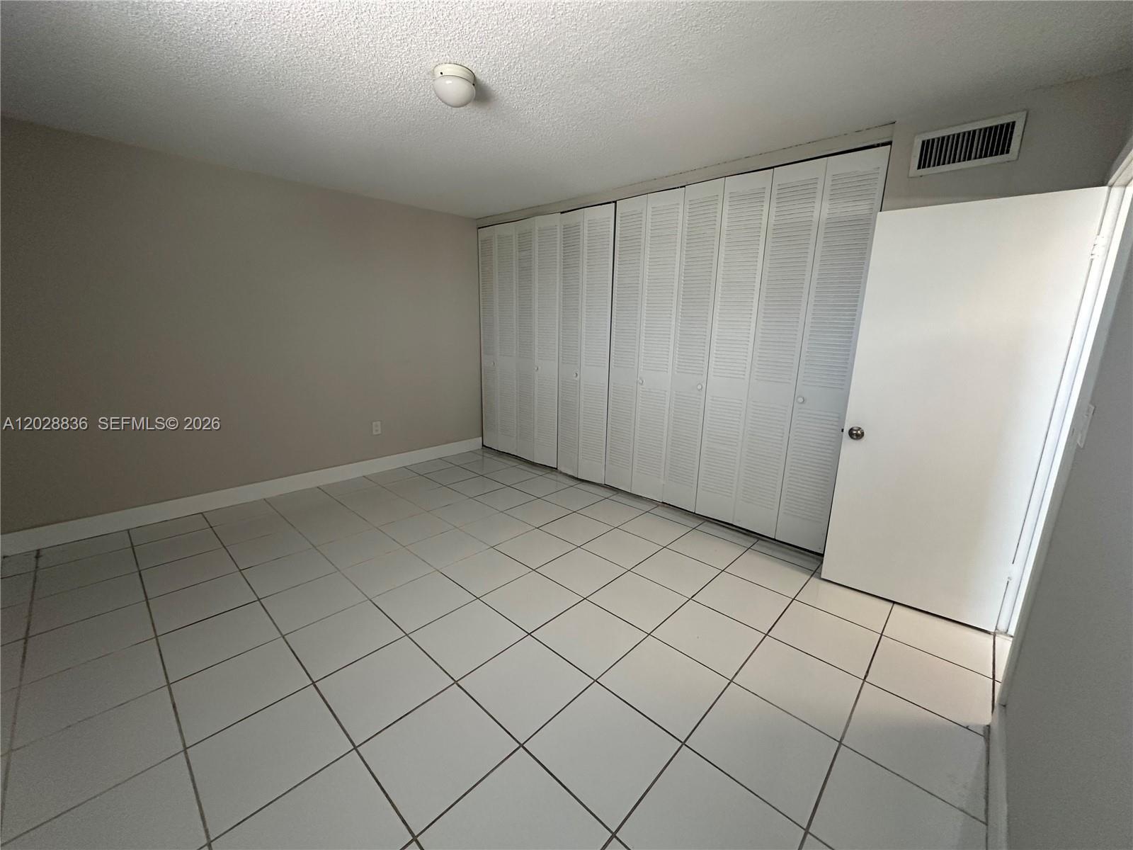 1975 NE 135th St 3E