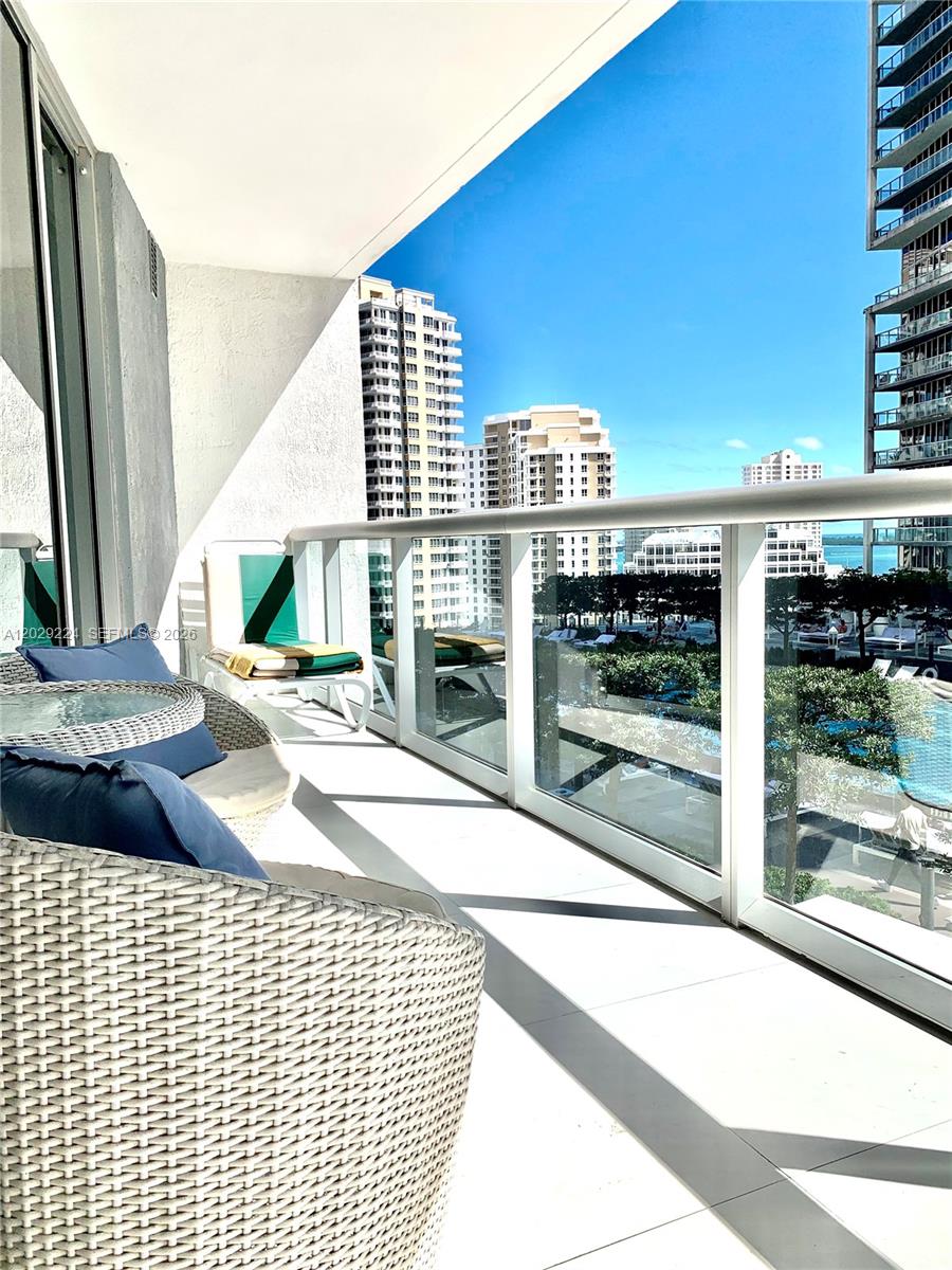 475 Brickell Ave 1611