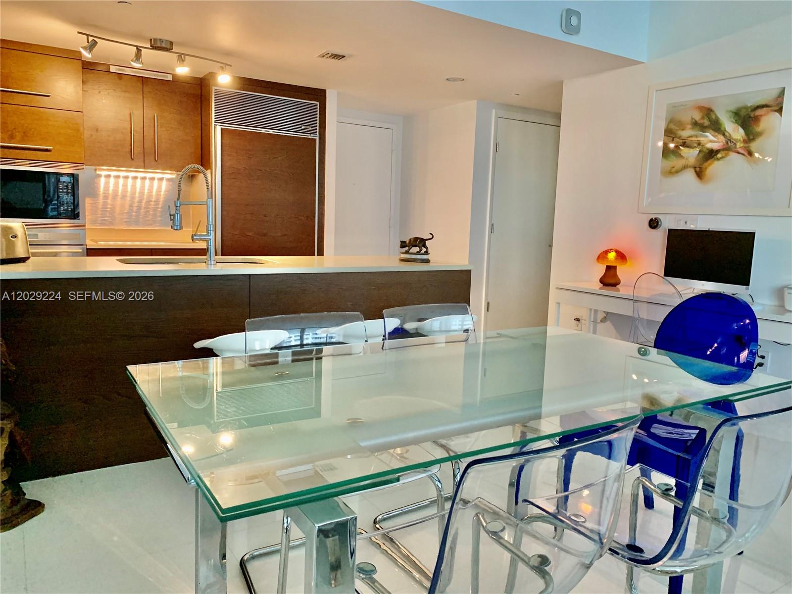 475 Brickell Ave 1611
