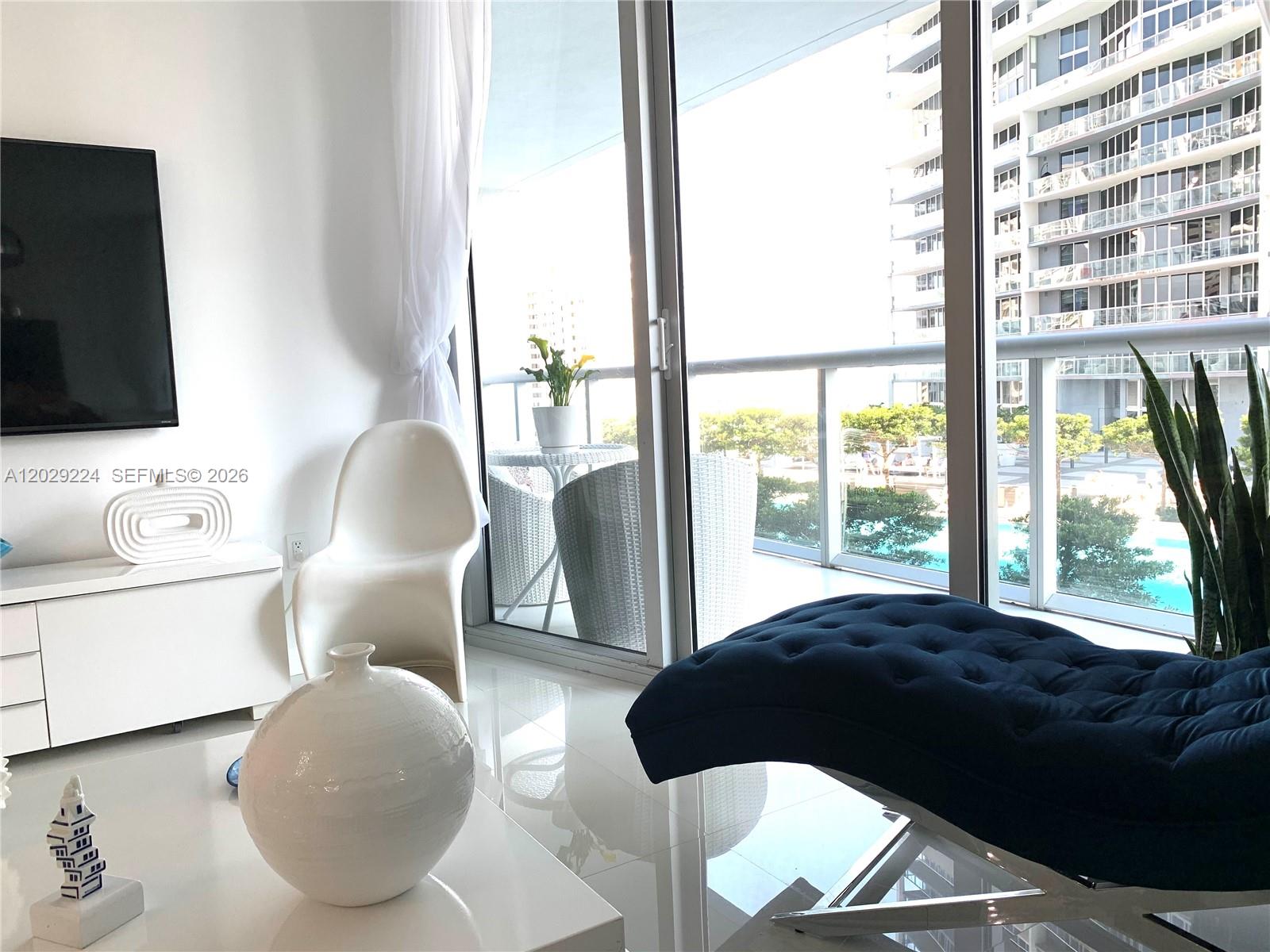 475 Brickell Ave 1611