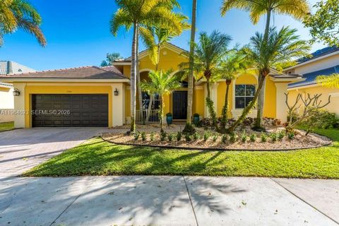 Photo of 1306 Crossbill Ct, Weston, FL 33327 (MLS # A11964693)