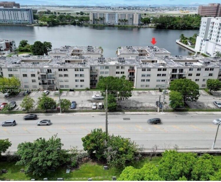 EL LAGO CONDO - Residential