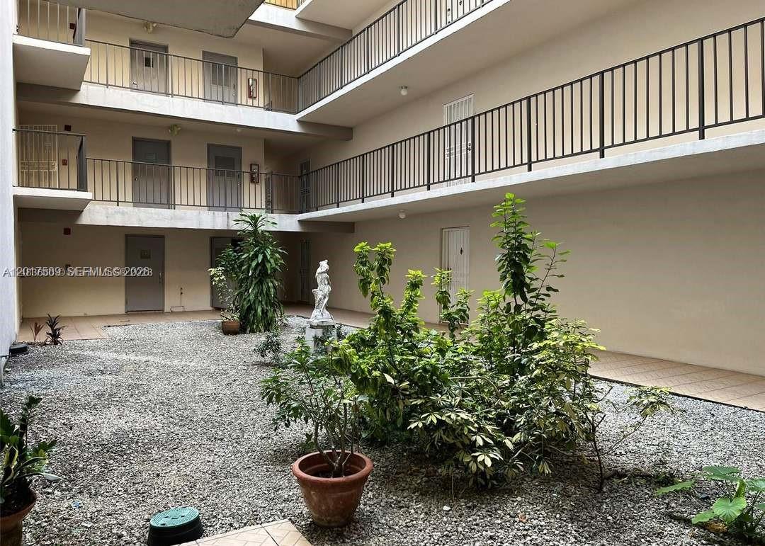EL LAGO CONDO - Residential