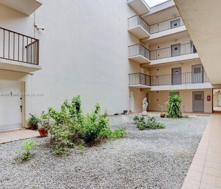 EL LAGO CONDO - Residential